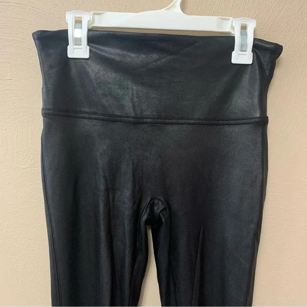 Spanx Faux Leather Leggings in Black Size Medium Petite - Picture 3 of 14